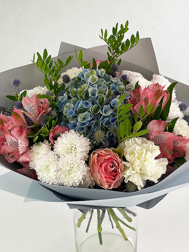 Букет с гортензией «Для тебя» от интернет-магазина цветов в 