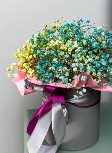 Композиция в коробке «Глория» от интернет-магазина цветов в 