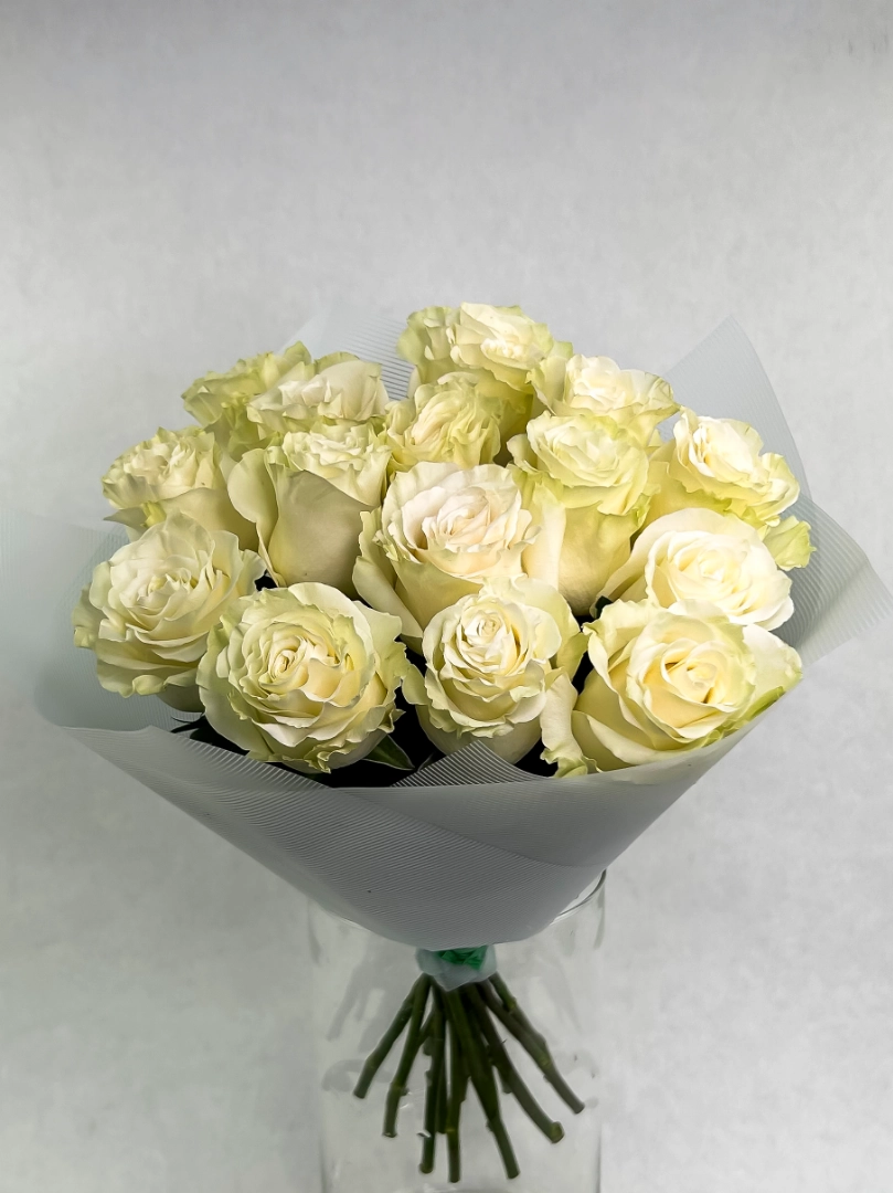 Букет из белых роз «Вьюга» от интернет-магазина цветов в 